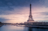 巴黎爱墙：浪漫之城的爱情地标